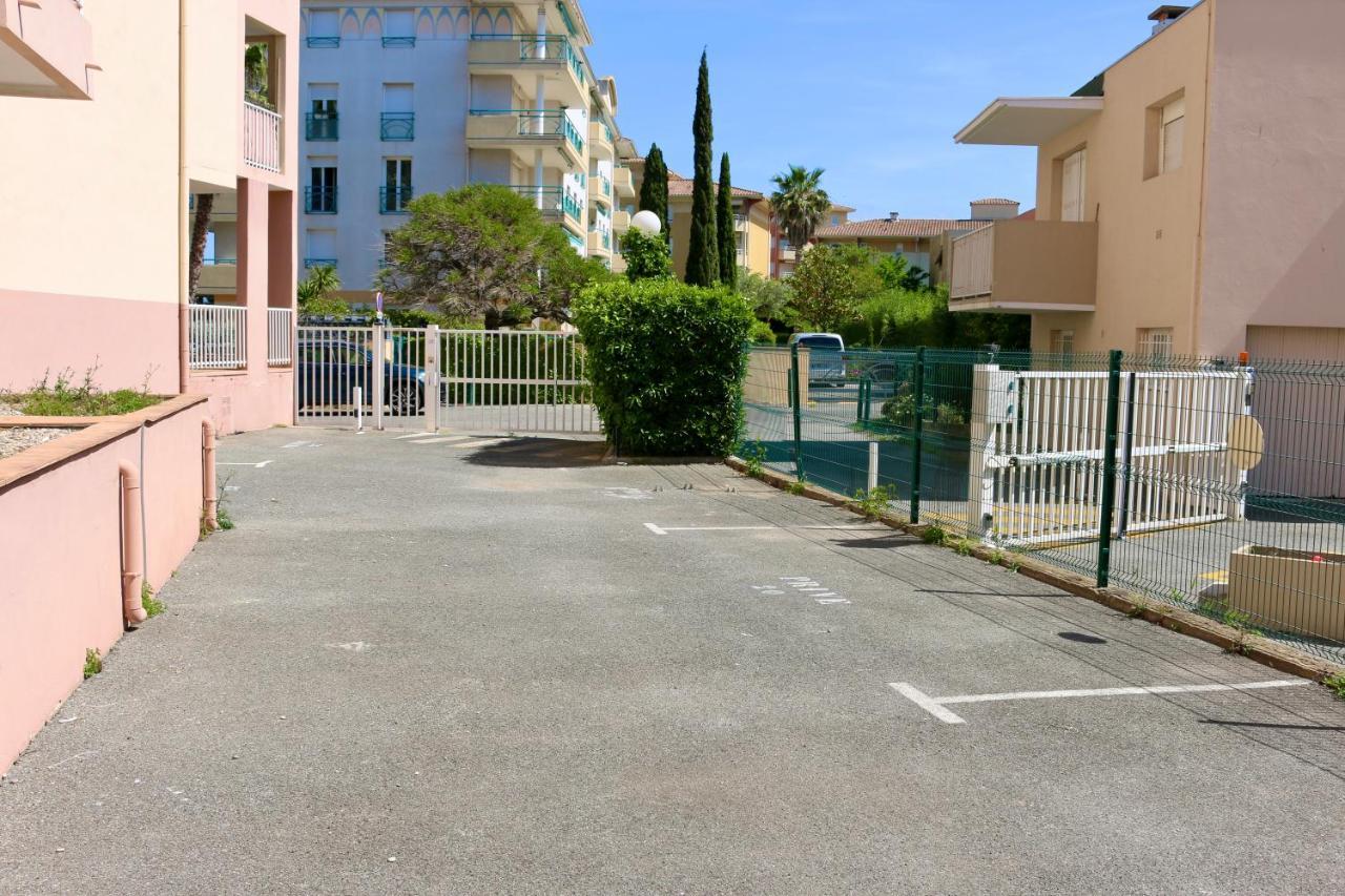 Port-Frejus, Le Consul, Appartement 2 Pieces Climatise, Terrasse & Parking Exterior foto